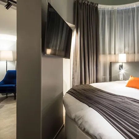 スカンディック シティ 4*