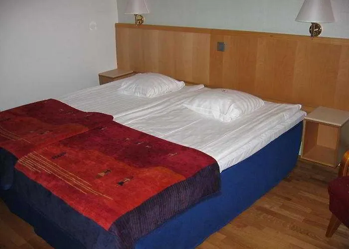 スカンディック シティ 4*